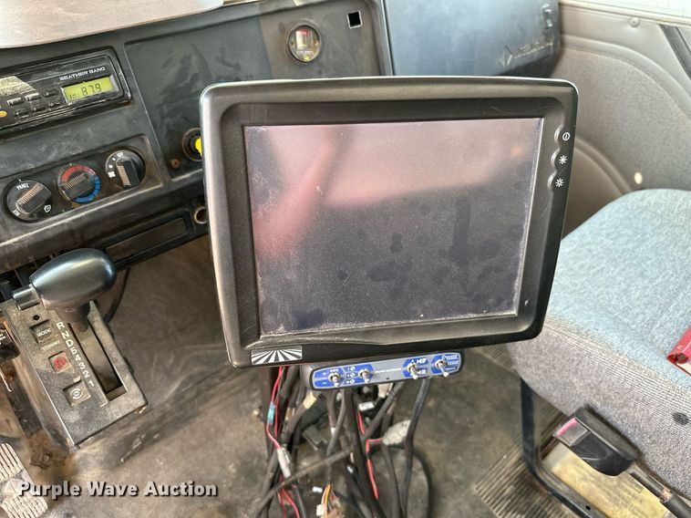 image for item ML9268 2000 International Turbo Easy Rider  applicator truck