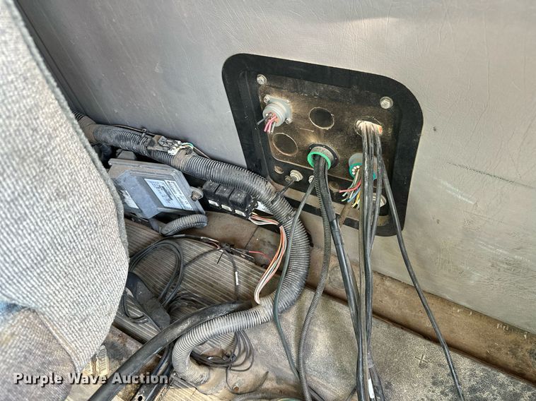 image for item ML9268 2000 International Turbo Easy Rider  applicator truck