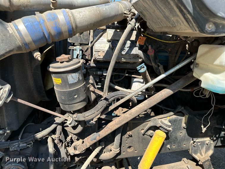 image for item ML9268 2000 International Turbo Easy Rider  applicator truck