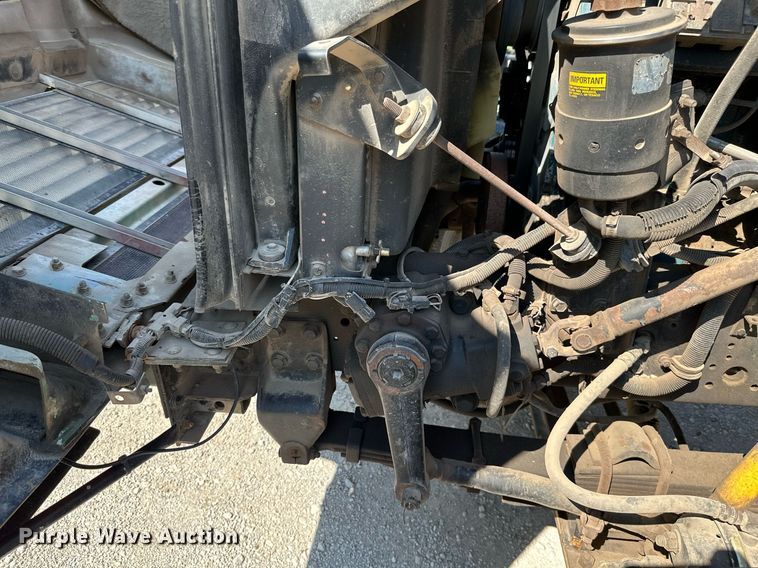 image for item ML9268 2000 International Turbo Easy Rider  applicator truck