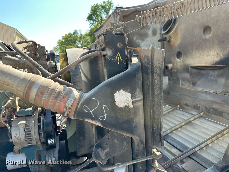 image for item ML9268 2000 International Turbo Easy Rider  applicator truck