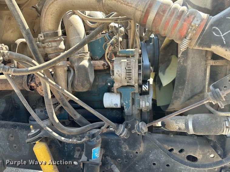 image for item ML9268 2000 International Turbo Easy Rider  applicator truck