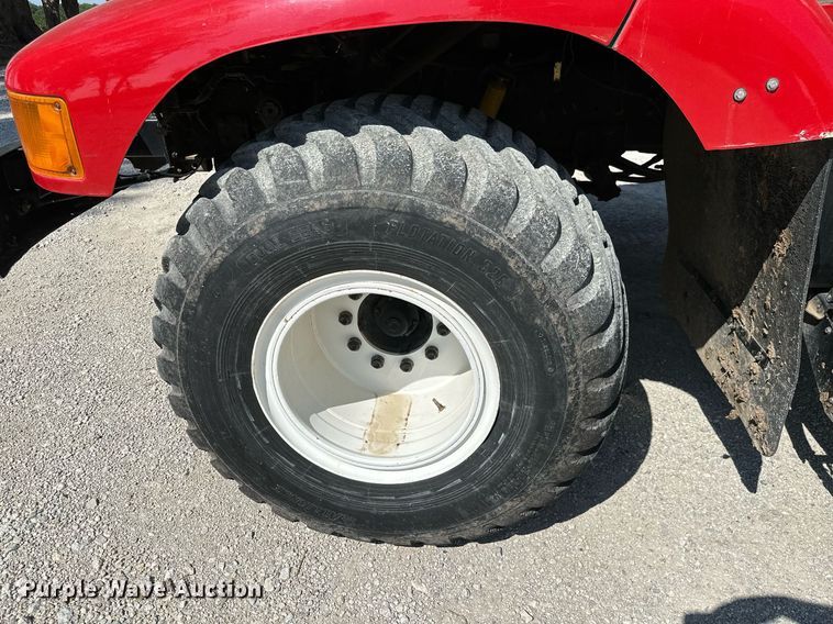 image for item ML9268 2000 International Turbo Easy Rider  applicator truck