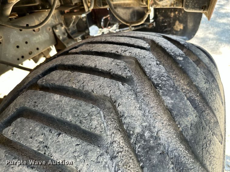 image for item ML9268 2000 International Turbo Easy Rider  applicator truck