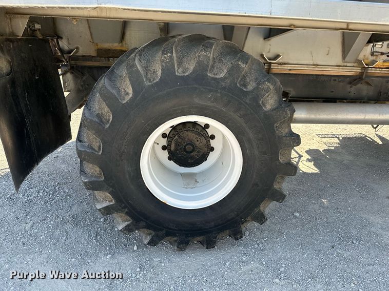 image for item ML9268 2000 International Turbo Easy Rider  applicator truck