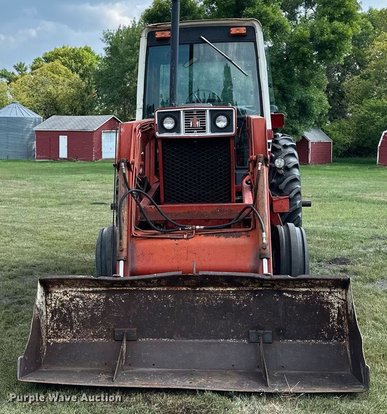 image for item MQ9386 International Hydro 186  tractor