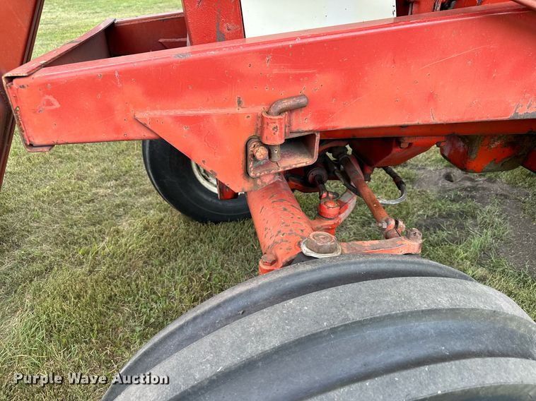 image for item MQ9386 International Hydro 186  tractor