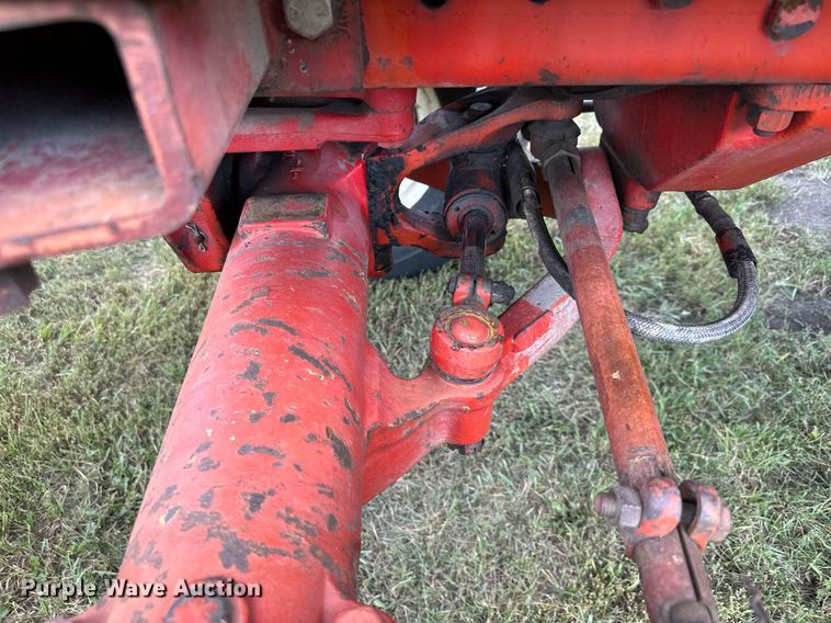 image for item MQ9386 International Hydro 186  tractor