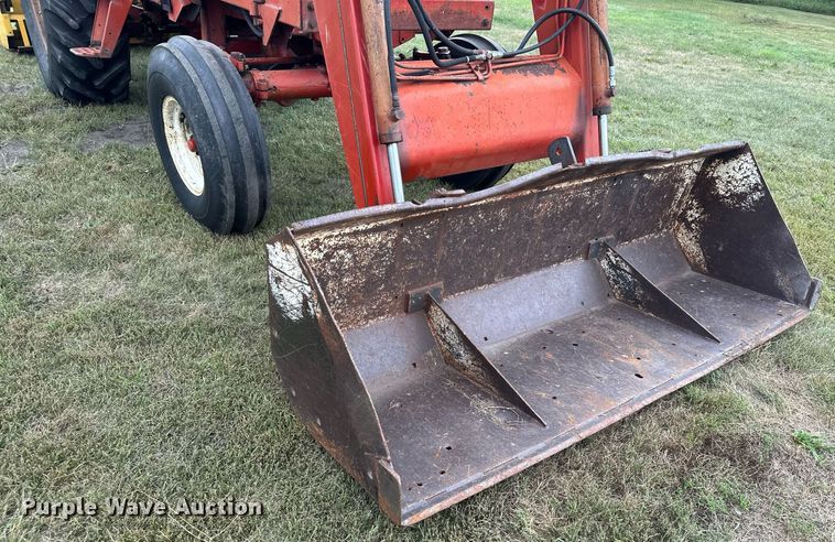 image for item MQ9386 International Hydro 186  tractor