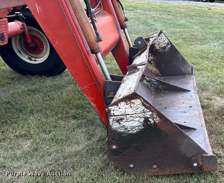 image for item MQ9386 International Hydro 186  tractor