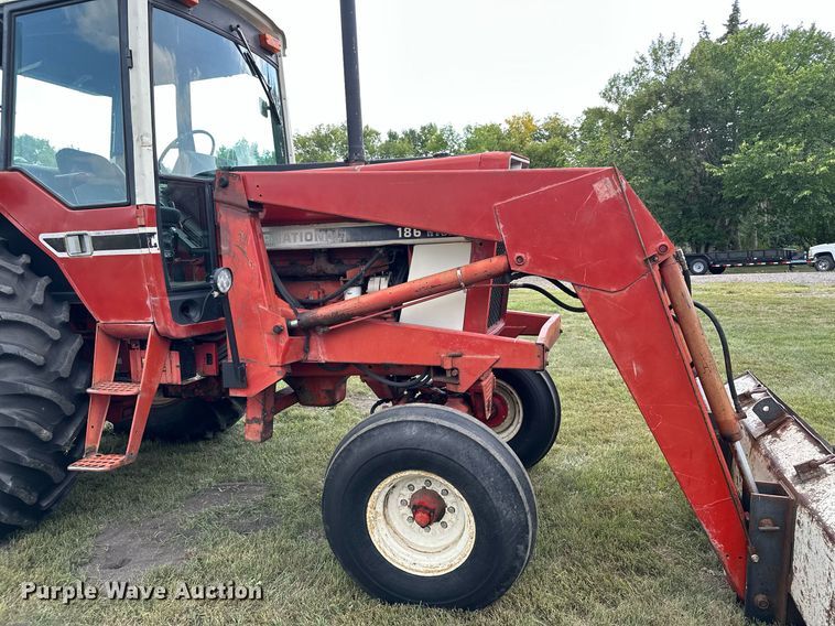 image for item MQ9386 International Hydro 186  tractor