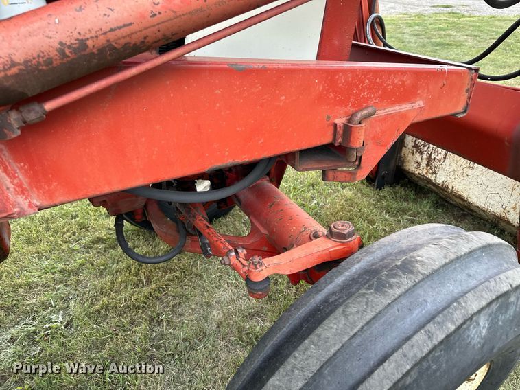 image for item MQ9386 International Hydro 186  tractor