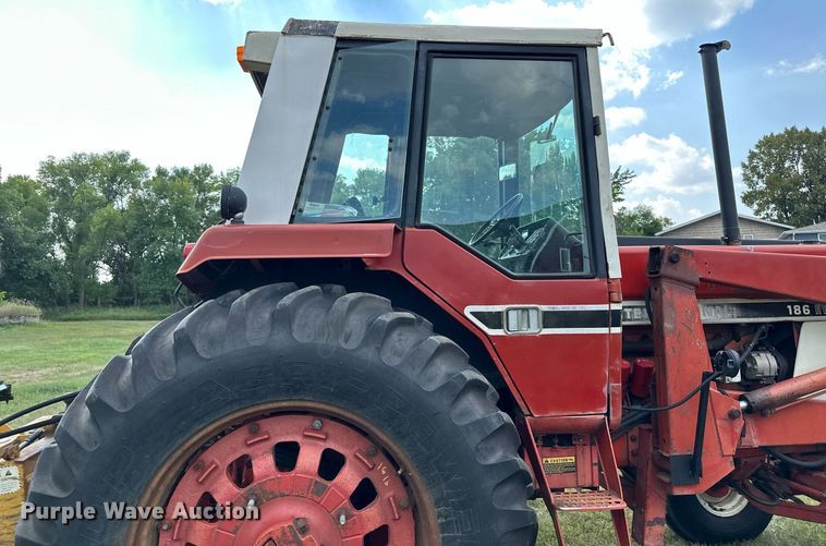 image for item MQ9386 International Hydro 186  tractor