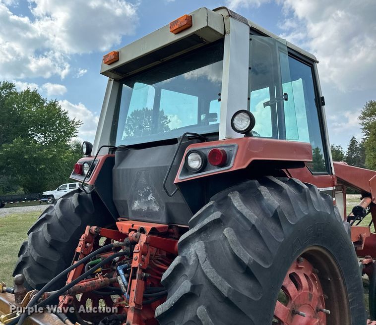 image for item MQ9386 International Hydro 186  tractor