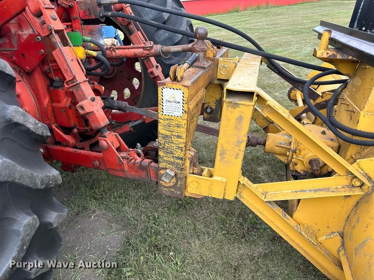 image for item MQ9386 International Hydro 186  tractor