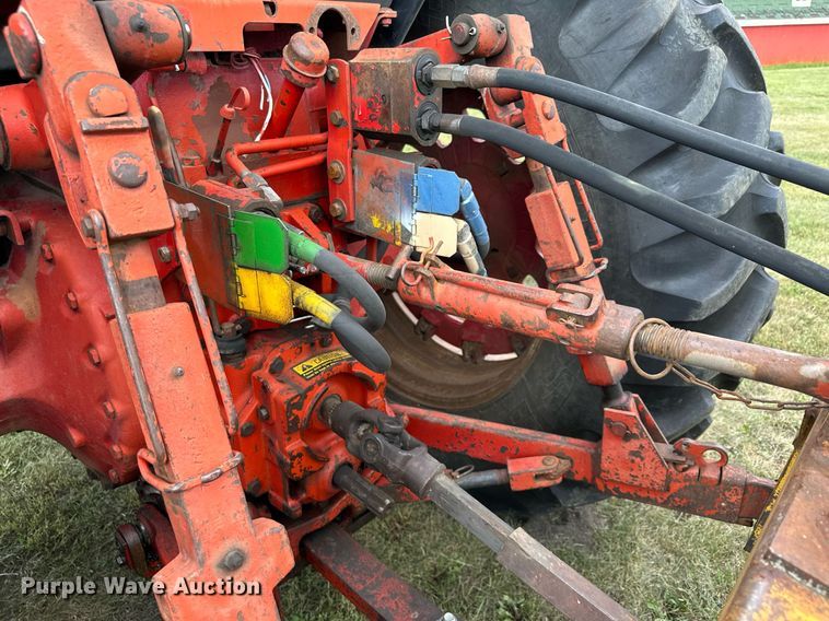 image for item MQ9386 International Hydro 186  tractor