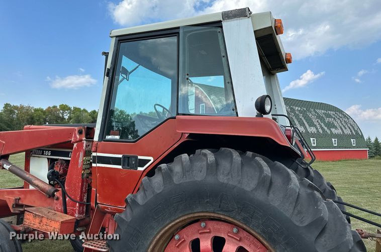 image for item MQ9386 International Hydro 186  tractor