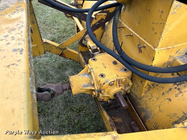 image for item MQ9386 International Hydro 186  tractor