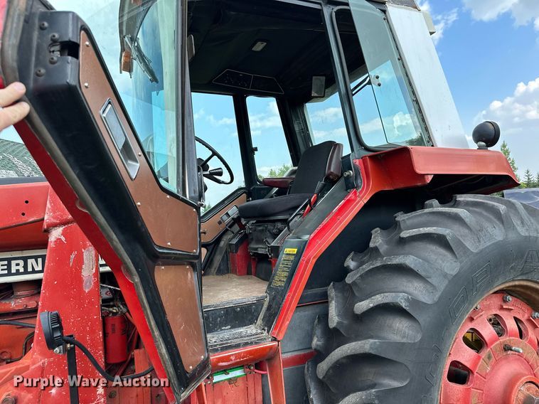 image for item MQ9386 International Hydro 186  tractor