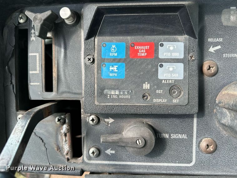 image for item MQ9386 International Hydro 186  tractor