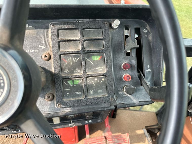 image for item MQ9386 International Hydro 186  tractor