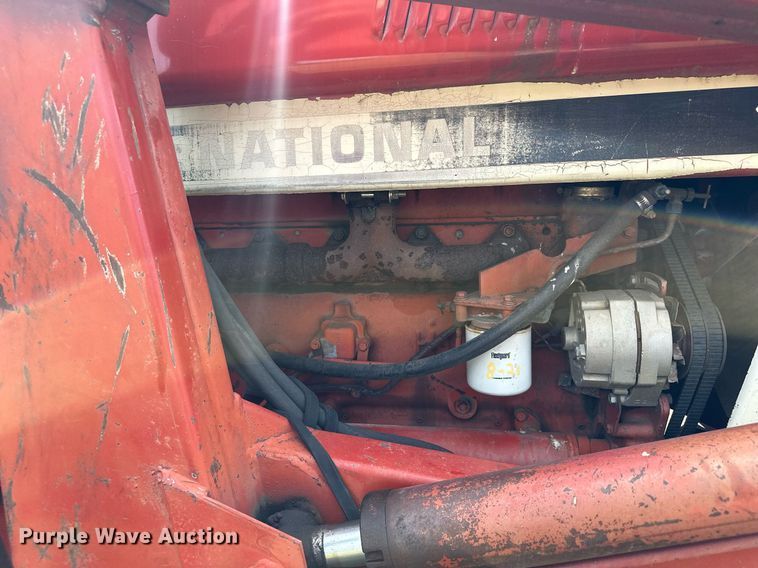 image for item MQ9386 International Hydro 186  tractor