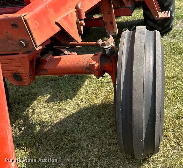 image for item MQ9386 International Hydro 186  tractor