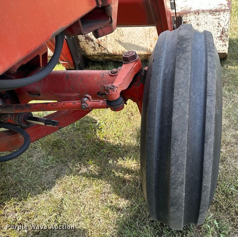 image for item MQ9386 International Hydro 186  tractor