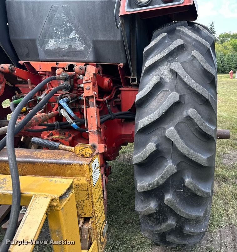 image for item MQ9386 International Hydro 186  tractor