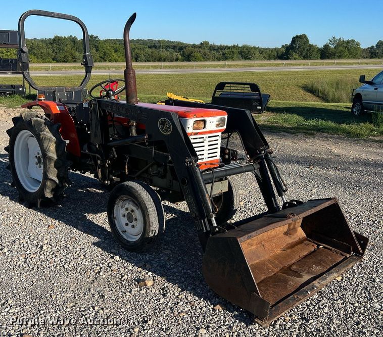 image for item NA9154 Yanmar YM2210D  MFWD tractor