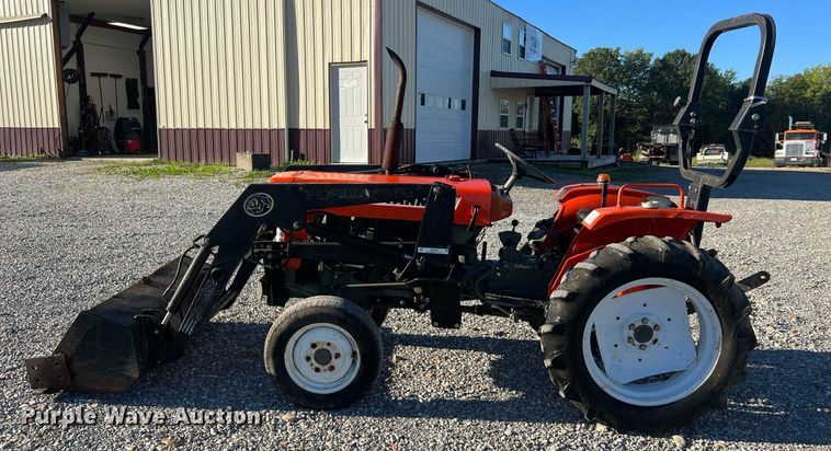 image for item NA9154 Yanmar YM2210D  MFWD tractor