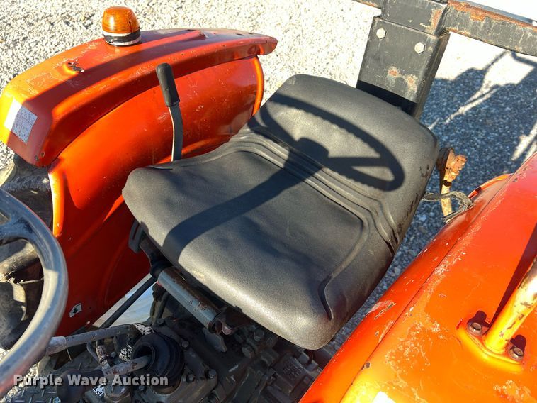 image for item NA9154 Yanmar YM2210D  MFWD tractor