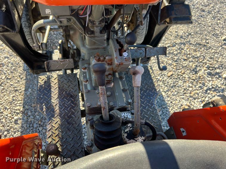 image for item NA9154 Yanmar YM2210D  MFWD tractor