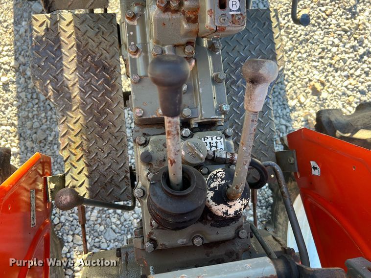 image for item NA9154 Yanmar YM2210D  MFWD tractor