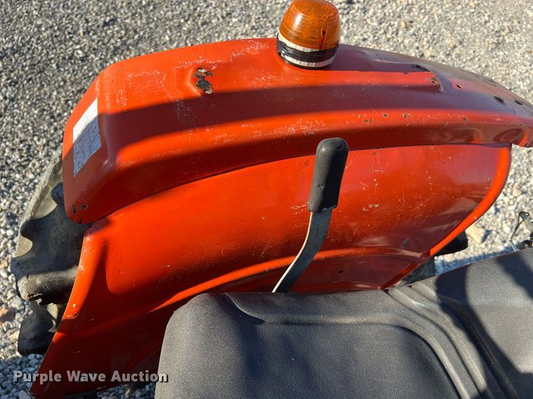 image for item NA9154 Yanmar YM2210D  MFWD tractor