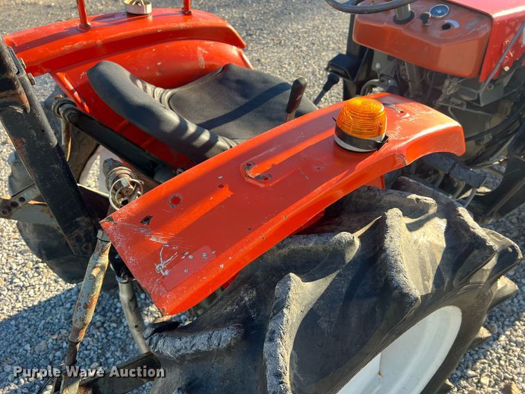 image for item NA9154 Yanmar YM2210D  MFWD tractor