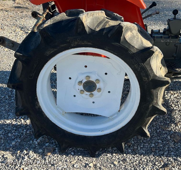 image for item NA9154 Yanmar YM2210D  MFWD tractor