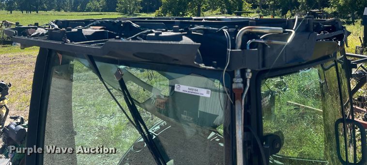image for item NA9164 John Deere 9410R  tractor cab