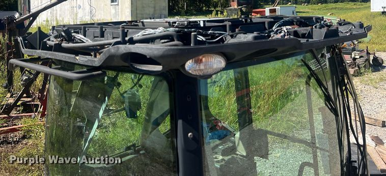 image for item NA9164 John Deere 9410R  tractor cab