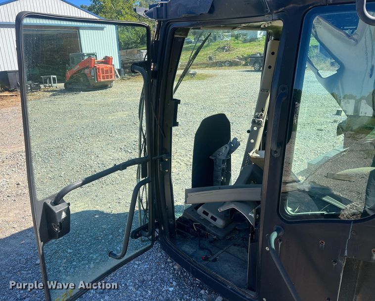 image for item NA9164 John Deere 9410R  tractor cab