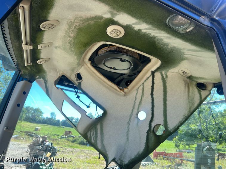 image for item NA9164 John Deere 9410R  tractor cab