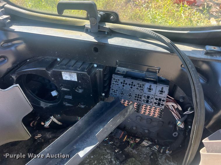 image for item NA9164 John Deere 9410R  tractor cab