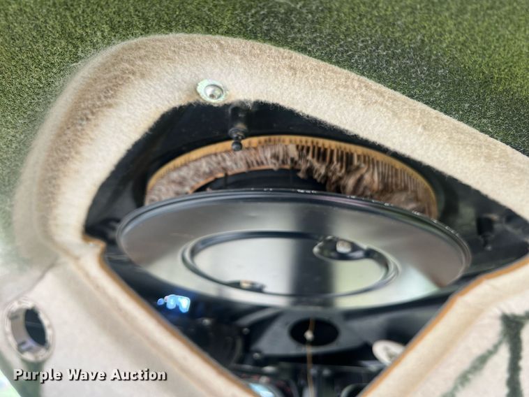 image for item NA9164 John Deere 9410R  tractor cab