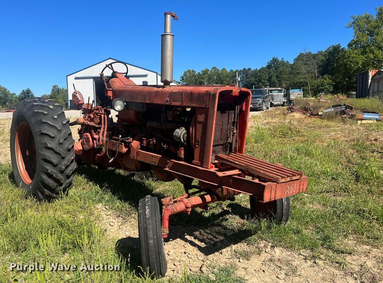 image for item NA9165 1964 International Harvester F806  tractor