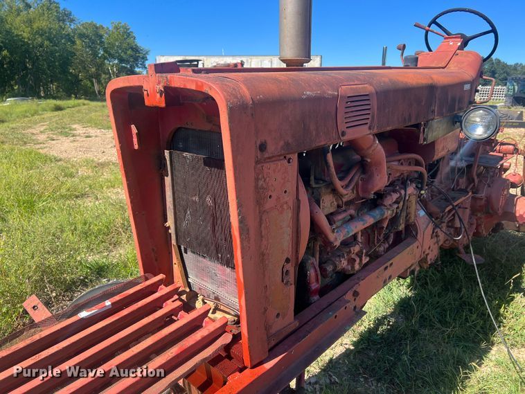 image for item NA9165 1964 International Harvester F806  tractor