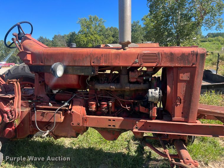 image for item NA9165 1964 International Harvester F806  tractor