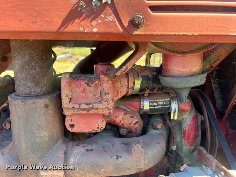 image for item NA9165 1964 International Harvester F806  tractor