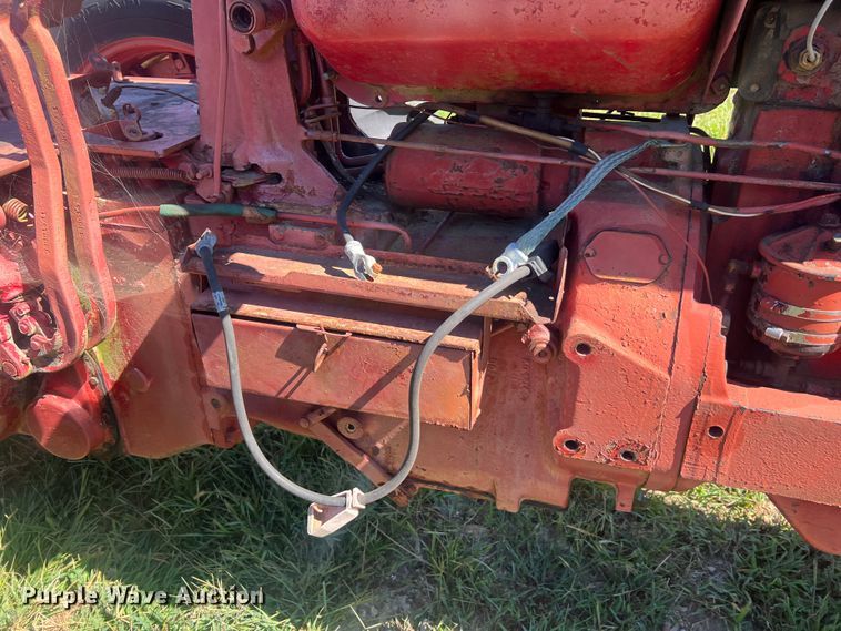 image for item NA9165 1964 International Harvester F806  tractor