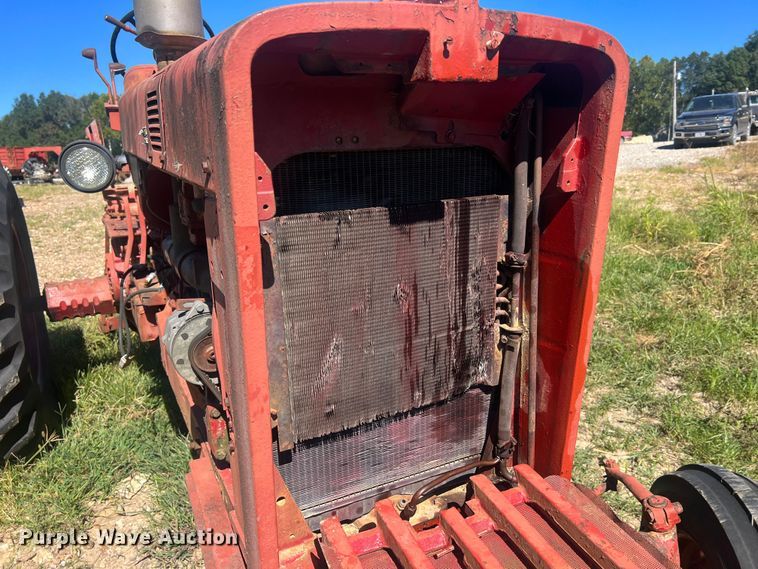 image for item NA9165 1964 International Harvester F806  tractor