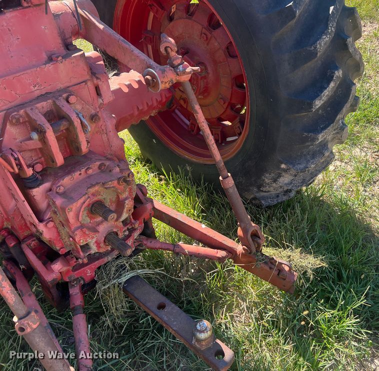 image for item NA9165 1964 International Harvester F806  tractor